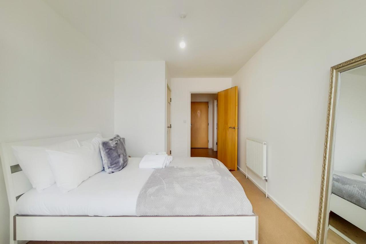 Free Parking - Two Bed Apartment By London Docklands Eksteriør billede